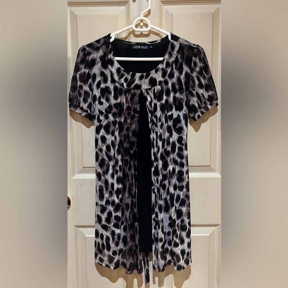 Stylish Mauve & Black Leopard Print Blouse, Size Medium